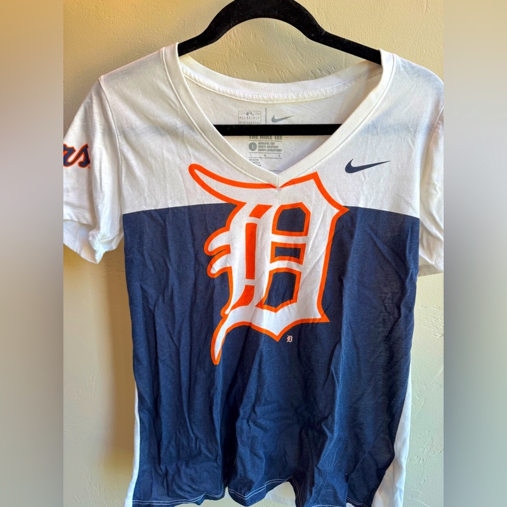 Detroit tigers MLB t shirt soft size L Nike
